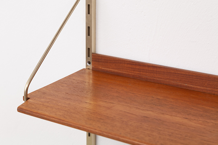 gold winkel minimalistisch Regalsystem