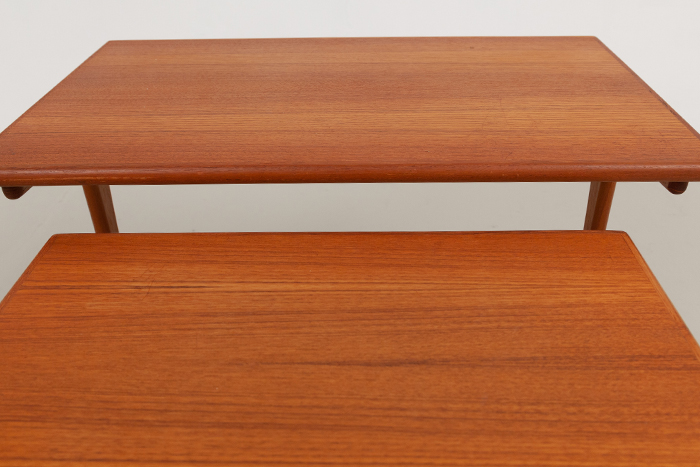 zwei Beistelltische Iversen Teak