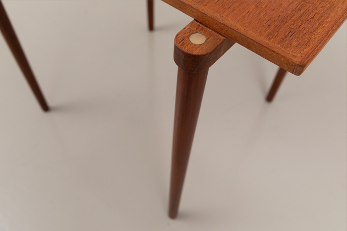 filigranen außenstehenden Tischbeine satztische