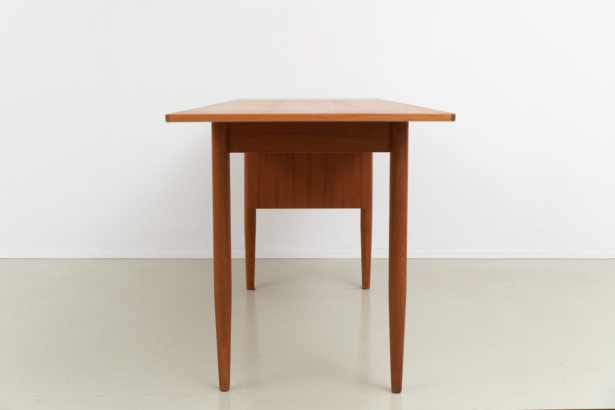 Tibergaard Teakschreibtisch