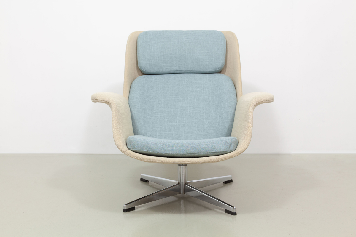 Olli Borg Lounge Chair