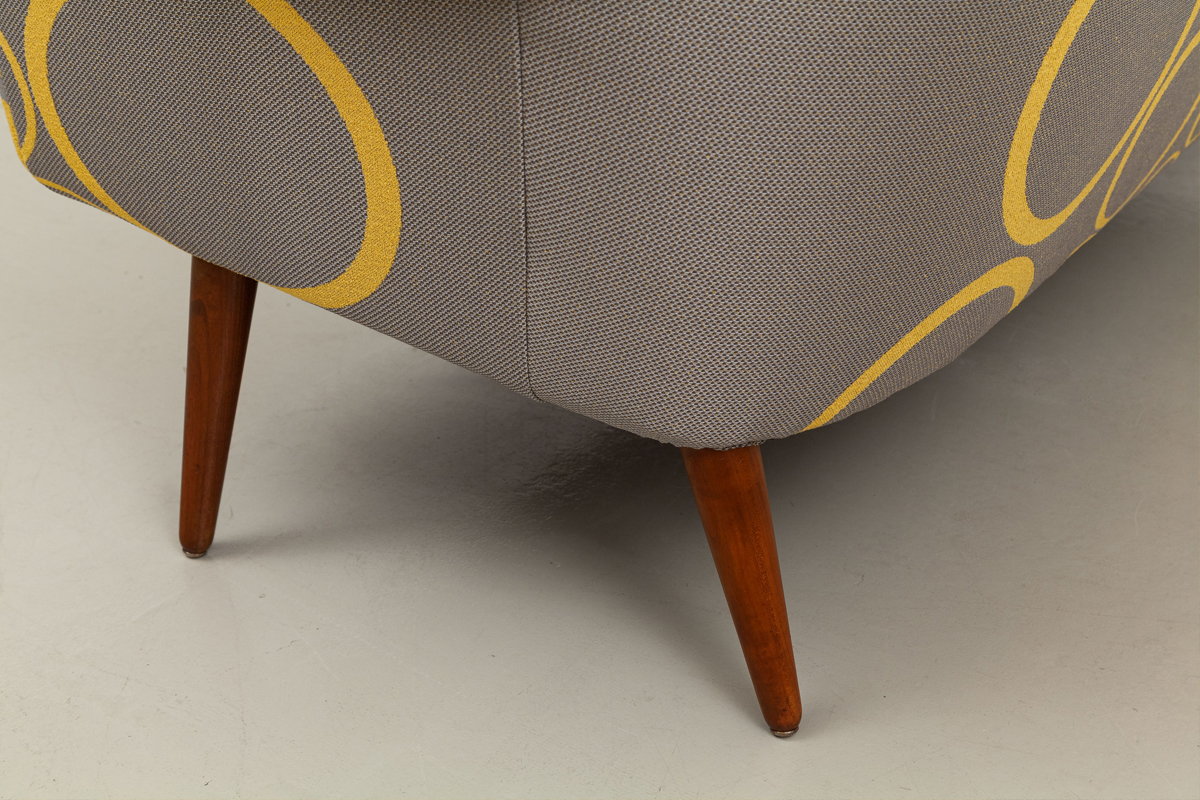 Cocktailsofa Jaquard Designklassiker