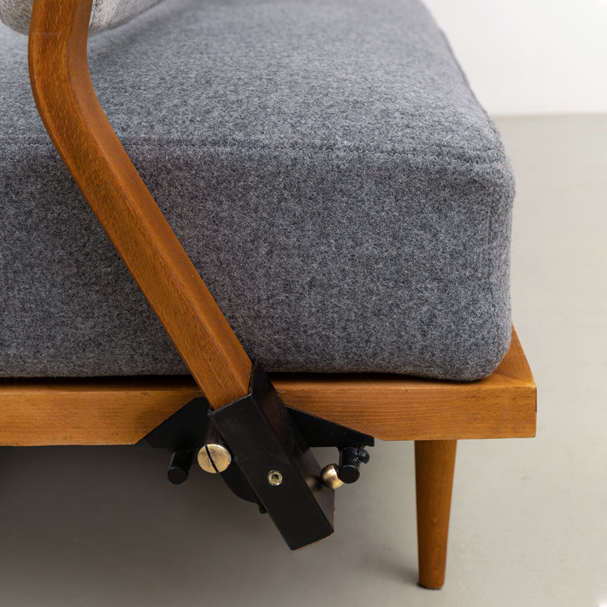 Daybed Schlafsofa Messing Klappsofa