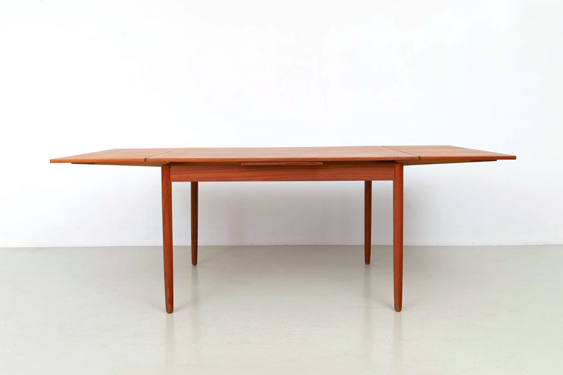 Esszimmertisch_erweiterbar_teak_esstisch