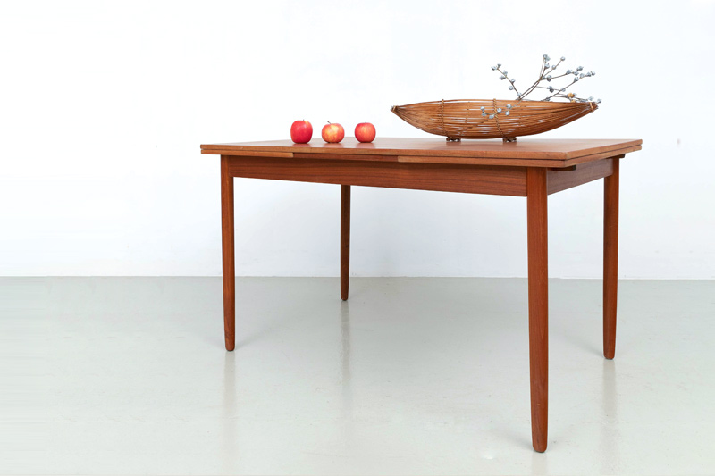 Esszimmertisch_groß_teak_esstisch